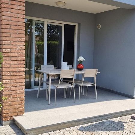 Appartamento Casa Emma With Pool Porec Esterno foto